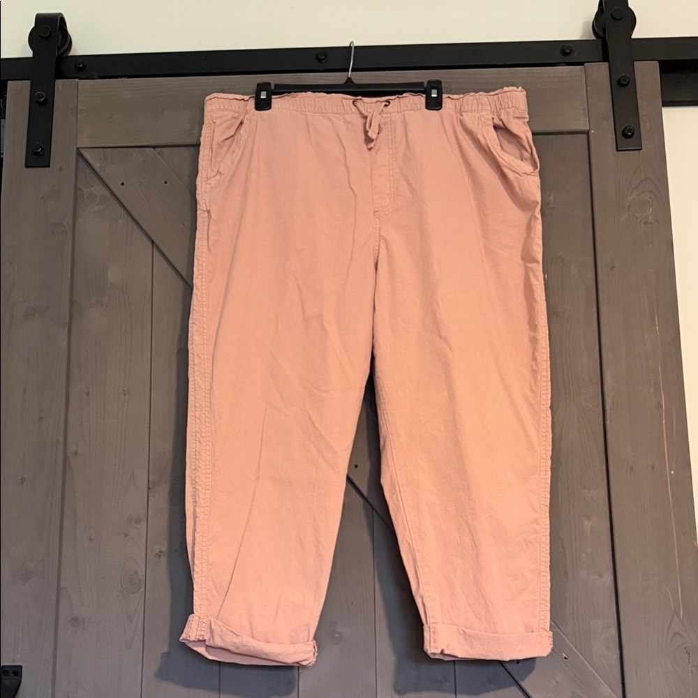 Sonoma Women's Light Pink Capris